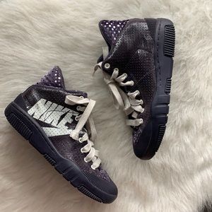nike high top lace up sneakers